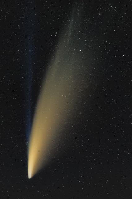 what is a comet 1