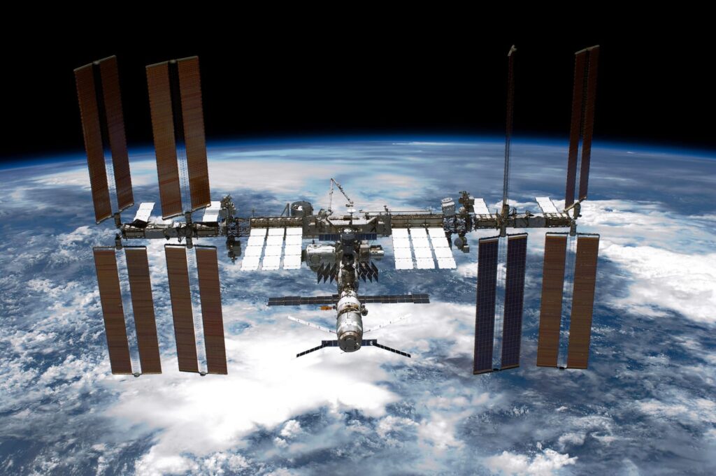 NASA Considers Early Return of ISS Crew Due to Medical Concern