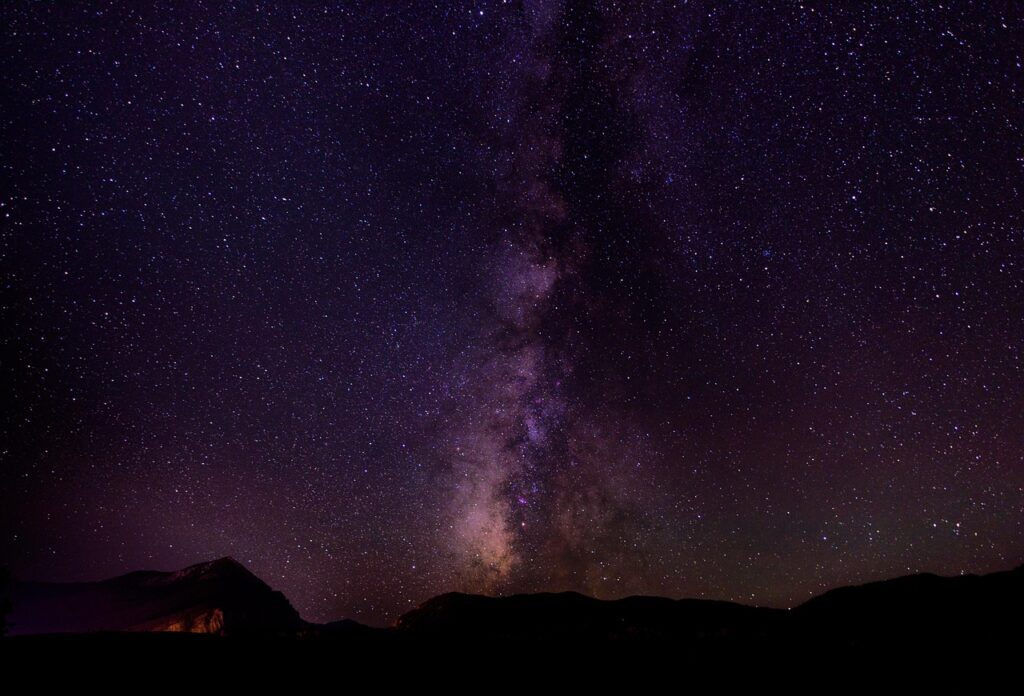 A Cosmic Sunday Relaxing Under the Stars 