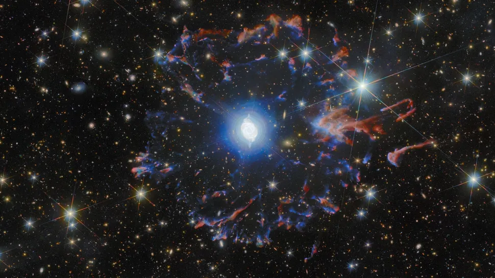 Star Dies in the Cat’s Eye Nebula 